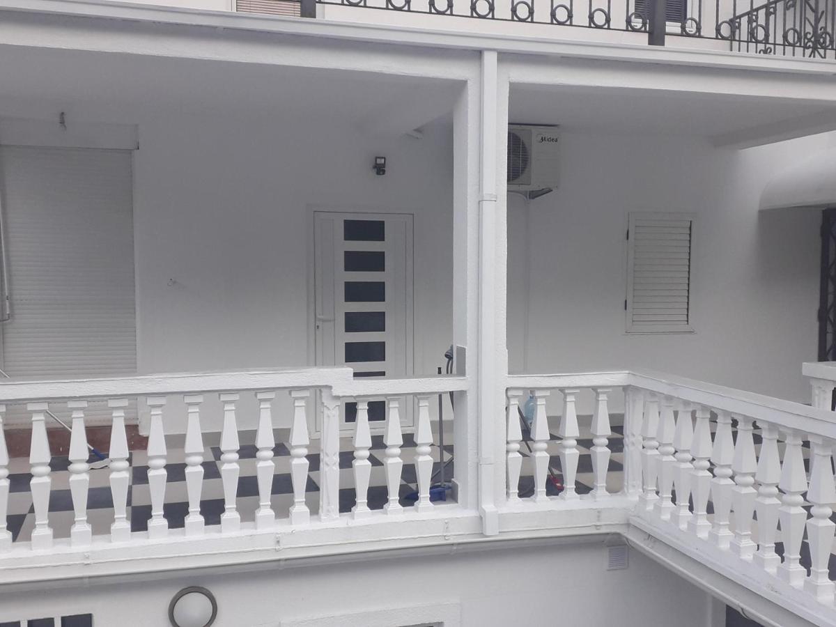Ana Apartmani Sveti Stefan Eksteriør bilde